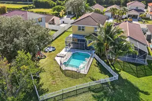 7745 Springfield Lake Dr, Lake Worth, FL 33467 - Photo 6