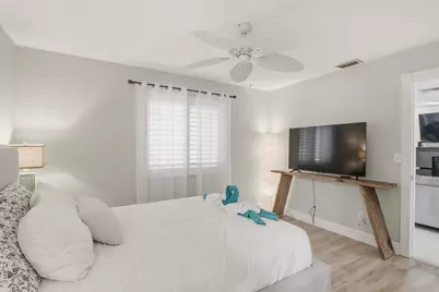 1905 Meadow Court, Palm Springs, FL 33406 - Photo 26