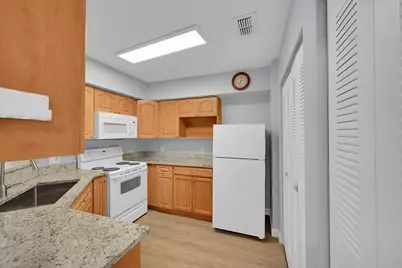 815 W Boynton Beach Boulevard, Unit #14-201, Boynton Beach, FL 33426 - Photo 10