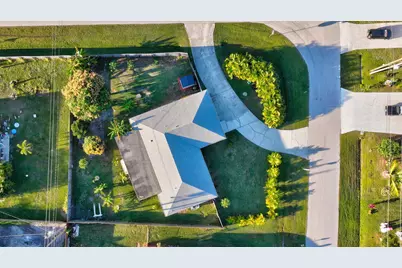 1902 SE South Buttonwood Drive, Port Saint Lucie, FL 34952 - Photo 1