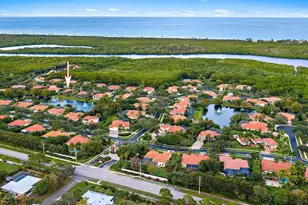9790 SE Crape Myrtle Ct, Hobe Sound, FL 33455 - Photo 6
