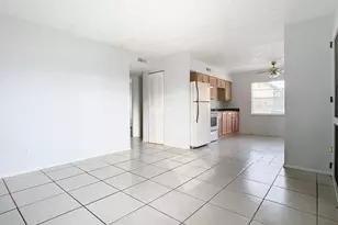 694 Michigan Ct, Saint Cloud, FL 34769 - Photo 2