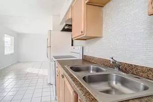 694 Michigan Ct, Saint Cloud, FL 34769 - Photo 10