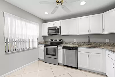 9270 Vista Del Lago, Unit #E27, Boca Raton, FL 33428 - Photo 2