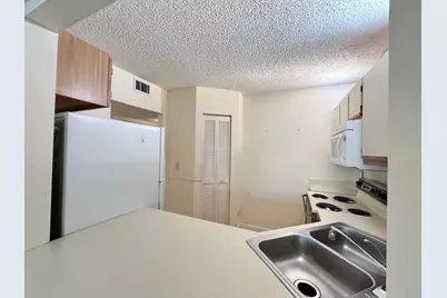 2641 Gately Drive W, Unit #509, West Palm Beach, FL 33415 - Photo 8