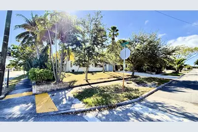 802 Lytle Street, West Palm Beach, FL 33405 - Photo 1