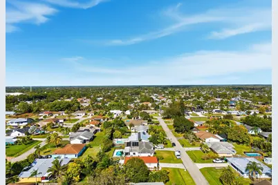 1132 SE Clifton Lane, Port Saint Lucie, FL 34983 - Photo 32