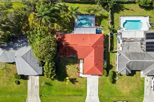 1132 SE Clifton Ln, Port Saint Lucie, FL 34983 - Photo 4