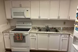 1552 SE Royal Green Cir, Port Saint Lucie, FL 34952 - Photo 2