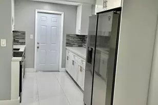 721 NE 6th St, Hallandale Beach, FL 33009 - Photo 2