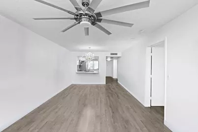 3138 Via Poinciana, Unit #116, Lake Worth, FL 33467 - Photo 14