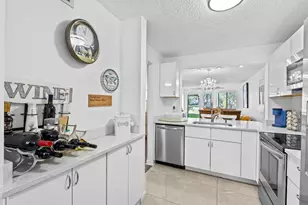 3138 Via Poinciana, Lake Worth, FL 33467 - Photo 6