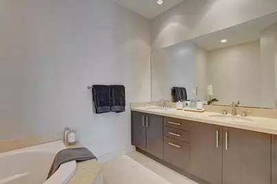 12 SE 1st Avenue, Unit #201, Delray Beach, FL 33444 - Photo 16