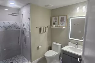 1881 79th St Cswy Causeway, Miami Beach, FL 33141 - Photo 14