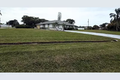 2092 SE Allamanda Drive, Port Saint Lucie, FL 34952 - Photo 4