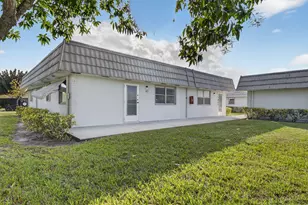1 Valencia A, Delray Beach, FL 33446 - Photo 2