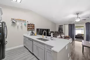 18 Winchmore Ln, Boynton Beach, FL 33426 - Photo 14