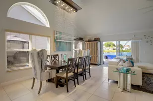 3875 Circle Lake Dr, West Palm Beach, FL 33417 - Photo 6