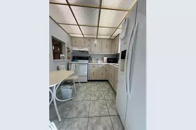 725 Lori Drive, Unit #203, Palm Springs, FL 33461 - Photo 6