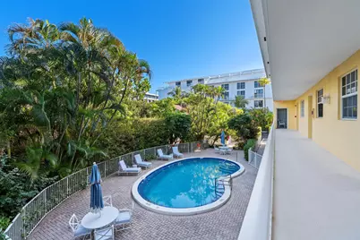 127 Peruvian Avenue, Unit #202, Palm Beach, FL 33480 - Photo 18