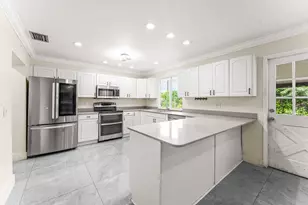 110 W Rubber Tree Dr Unit #Main House, Lake Worth, FL 33467 - Photo 10