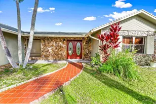 110 W Rubber Tree Dr Unit #Main House, Lake Worth, FL 33467 - Photo 4