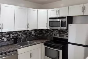 119 Andover E, West Palm Beach, FL 33417 - Photo 2