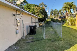 1029 SW Goodman Ave, Port Saint Lucie, FL 34953 - Photo 4