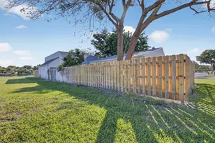 905 NW 21st Way, Delray Beach, FL 33445 - Photo 4