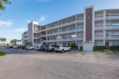 303 Greenbrier C, West Palm Beach, FL 33417 - Photo 2