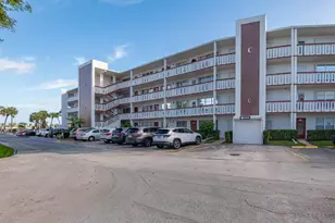 303 Greenbrier C, West Palm Beach, FL 33417 - Photo 2