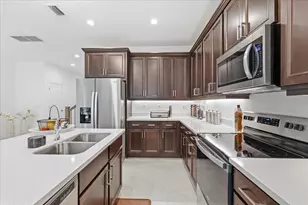 554 Sanderling Cir, Deerfield Beach, FL 33442 - Photo 12