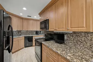 6742 Versailles Ct, Lake Worth, FL 33467 - Photo 10
