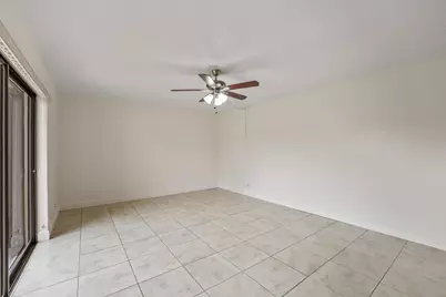 152 Lake Arbor Drive, Palm Springs, FL 33461 - Photo 12