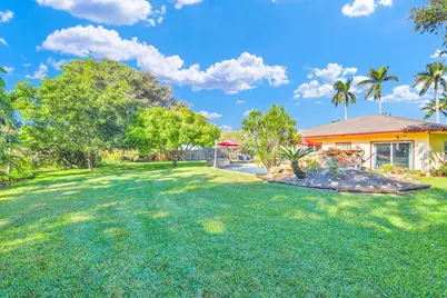 916 Roberts Road, Delray Beach, FL 33483 - Photo 20