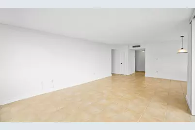 18051 Biscayne Boulevard, Unit #1504, Aventura, FL 33160 - Photo 6