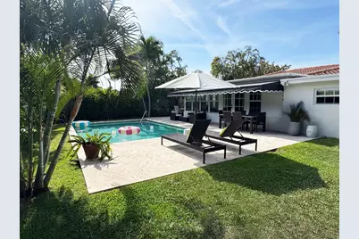 360 Alhambra Place, West Palm Beach, FL 33405 - Photo 4