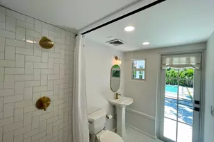 360 Alhambra Pl, West Palm Beach, FL 33405 - Photo 20