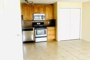 635 Executive Center Dr, West Palm Beach, FL 33401 - Photo 2