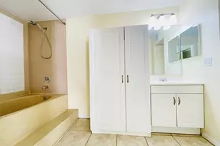 635 Executive Center Dr, West Palm Beach, FL 33401 - Photo 4