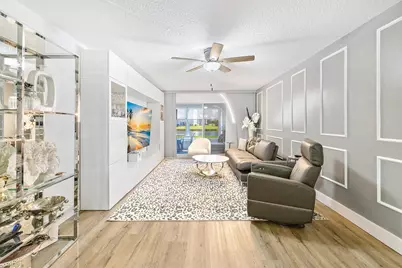 1018 Guildford A, Boca Raton, FL 33434 - Photo 8