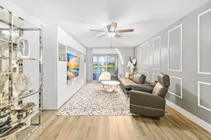 1018 Guildford A, Boca Raton, FL 33434 - Photo 8