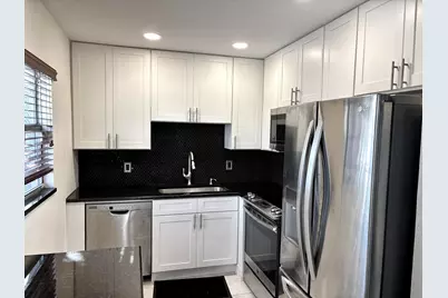 185 Valencia H, Delray Beach, FL 33446 - Photo 16