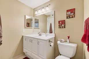 222 Burgundy E, Delray Beach, FL 33484 - Photo 34