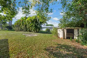 422 Coconut Ave E, Port Saint Lucie, FL 34952 - Photo 20