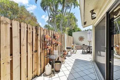 11 Meadows Drive, Boynton Beach, FL 33436 - Photo 18