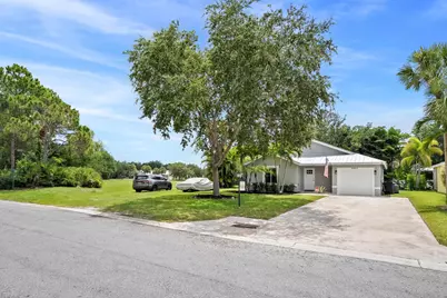 8897 SW Fishermans Wharf Drive, Stuart, FL 34997 - Photo 4