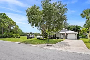 8897 SW Fishermans Wharf Dr, Stuart, FL 34997 - Photo 4