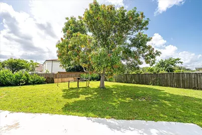 300 SW Prima Vista Boulevard, Port Saint Lucie, FL 34983 - Photo 16
