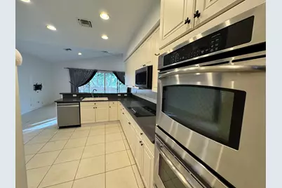 4910 SE Askew Avenue, Stuart, FL 34997 - Photo 10